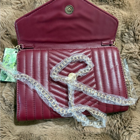 Badgley Mischka quilted crossbody clutch in wine color - Picture 3 of 4